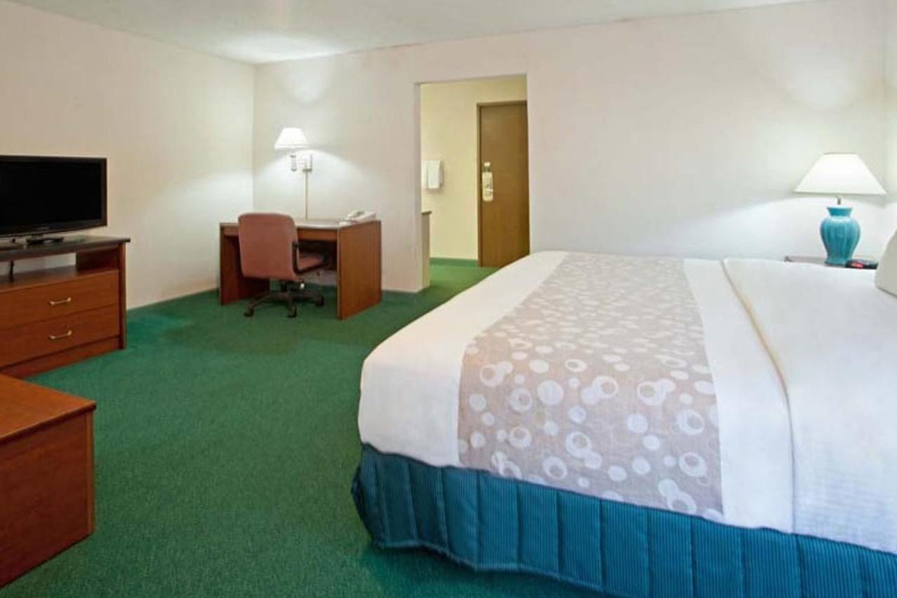 Norwood Inn & Suites Indianapolis East Post Drive מראה חיצוני תמונה