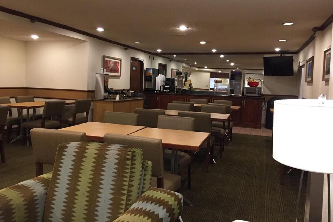 Norwood Inn & Suites Indianapolis East Post Drive מראה חיצוני תמונה
