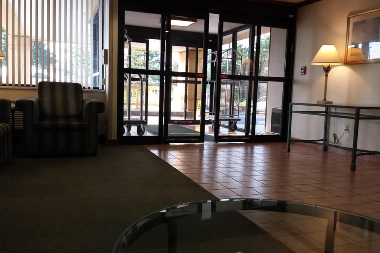 Norwood Inn & Suites Indianapolis East Post Drive מראה חיצוני תמונה