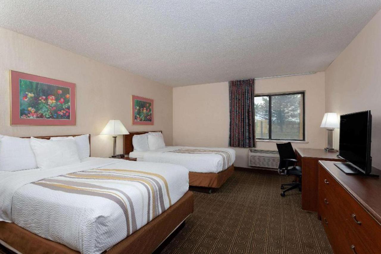 Norwood Inn & Suites Indianapolis East Post Drive מראה חיצוני תמונה