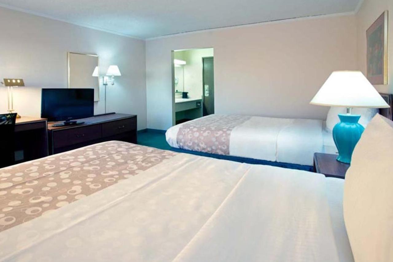 Norwood Inn & Suites Indianapolis East Post Drive מראה חיצוני תמונה