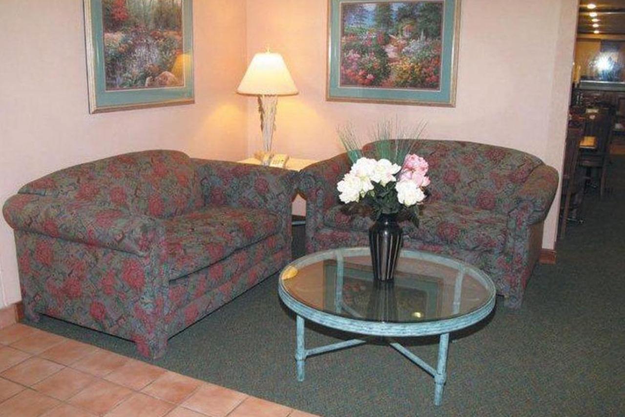 Norwood Inn & Suites Indianapolis East Post Drive מראה חיצוני תמונה